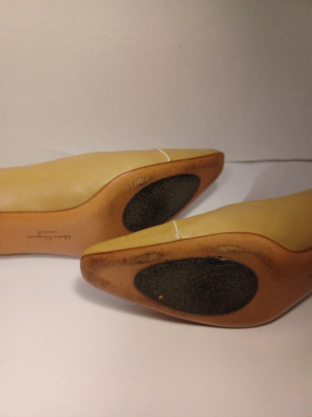 ***BLOW OUT SALE****Salvatore Ferragamo Cap Toe Heels Shoes - Picture 9 of 13